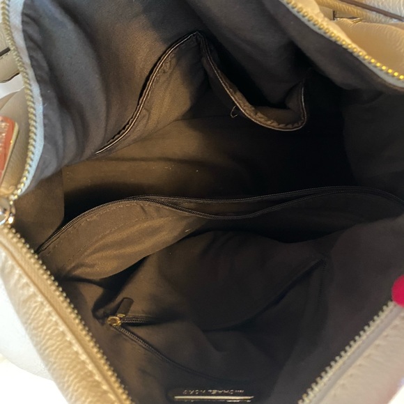 Michael Kors Crossbody purse - Picture 5 of 5